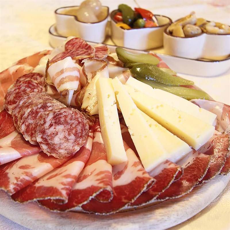 Torciano Hotel - Soggiorno in Toscana, passeggiata a cavallo e degustazione (x 1 persona) - Buono Regalo